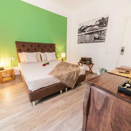 Demithos Affittacamere 4*